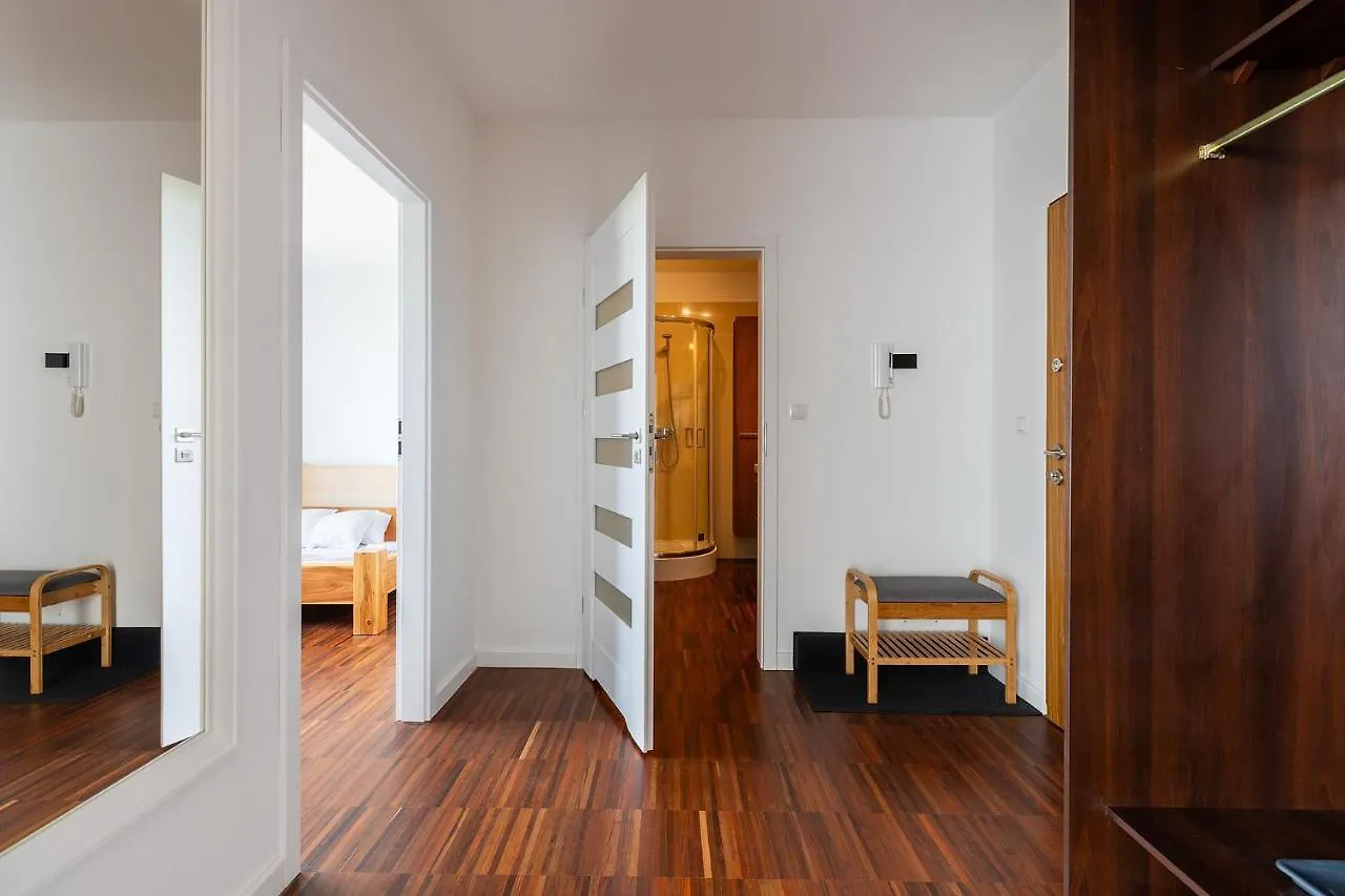 Kobielska 6 - Bezplatny Parking - Free Parking - 500M Wojskowy Instytut Medyczny - Wielki Taras Z Przepieknym Widokiem Na Park - Apartament Dla 4 Osob - Better Rentral Варшава Апартаменты